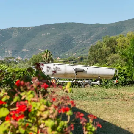 Azienda Agricola - Goelba * 라코나